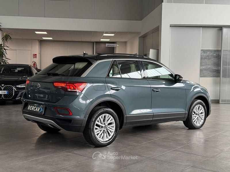 Usata VW T-Roc Life 150 CV (110 kW) 2025 Grigio scuro SUV
