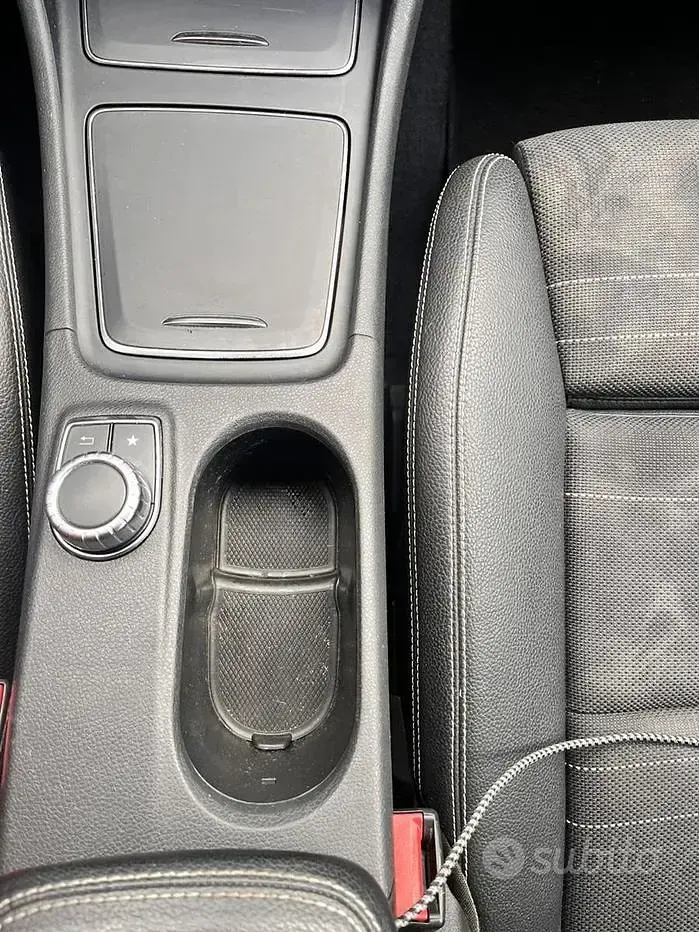 Usata Mercedes 180 109 CV (80 kW) 2017 Grigio Berlina