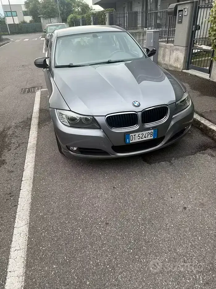 Usata BMW 318 143 CV (105 kW) 2009 Grigio Berlina