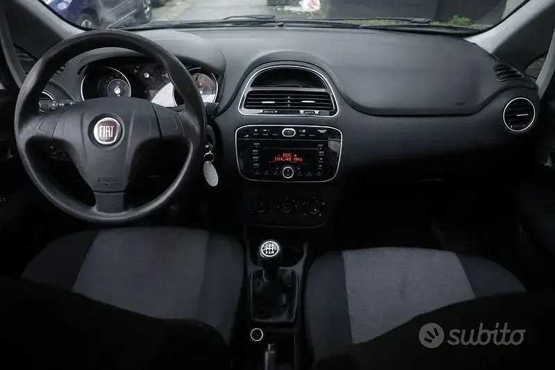 Usata Fiat Punto 75 CV (55 kW) 2015 Bianco Utilitaria