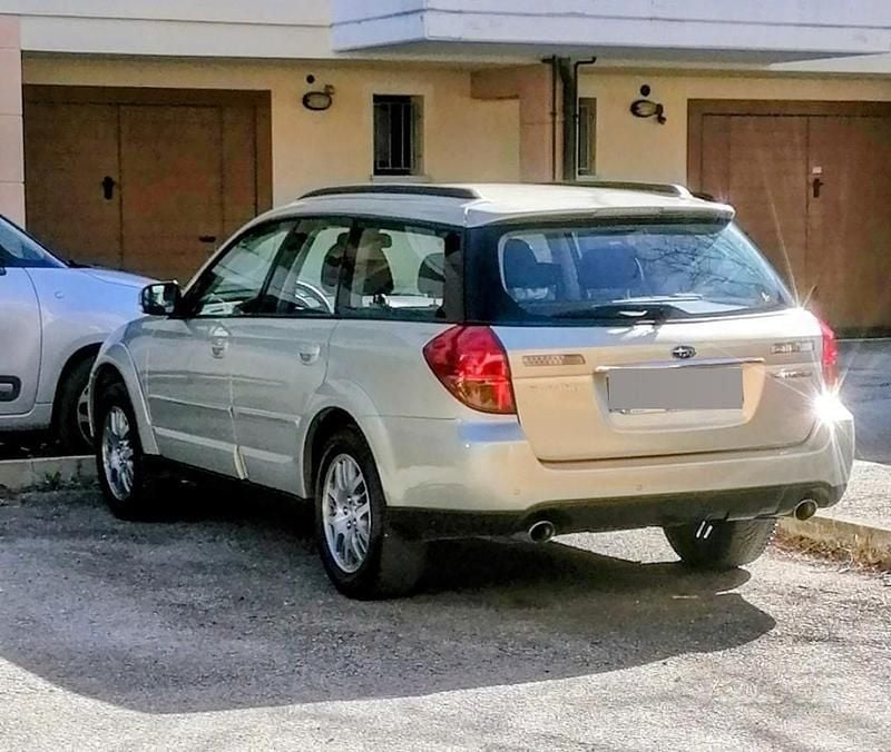 Usata Subaru Outback 165 CV (121 kW) 2005 Marrone Station wagon
