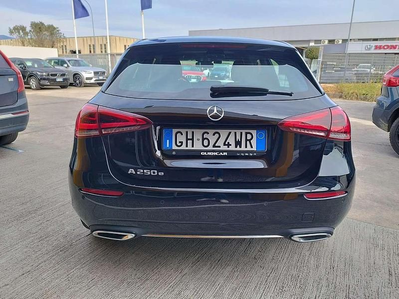 Usata Mercedes A250 Business 160 CV (117 kW) 2022 Nero Berlina