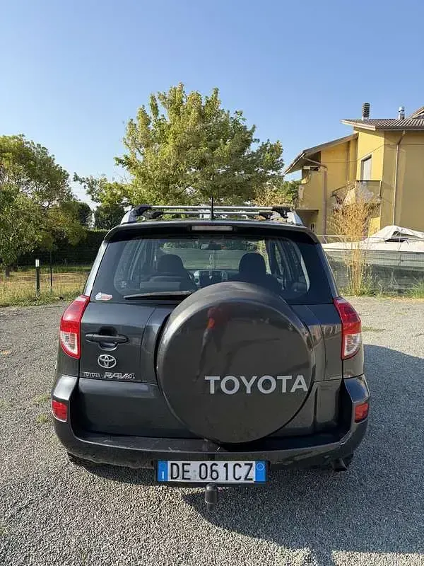 Usata Toyota RAV4 177 CV (130 kW) 2006 SUV