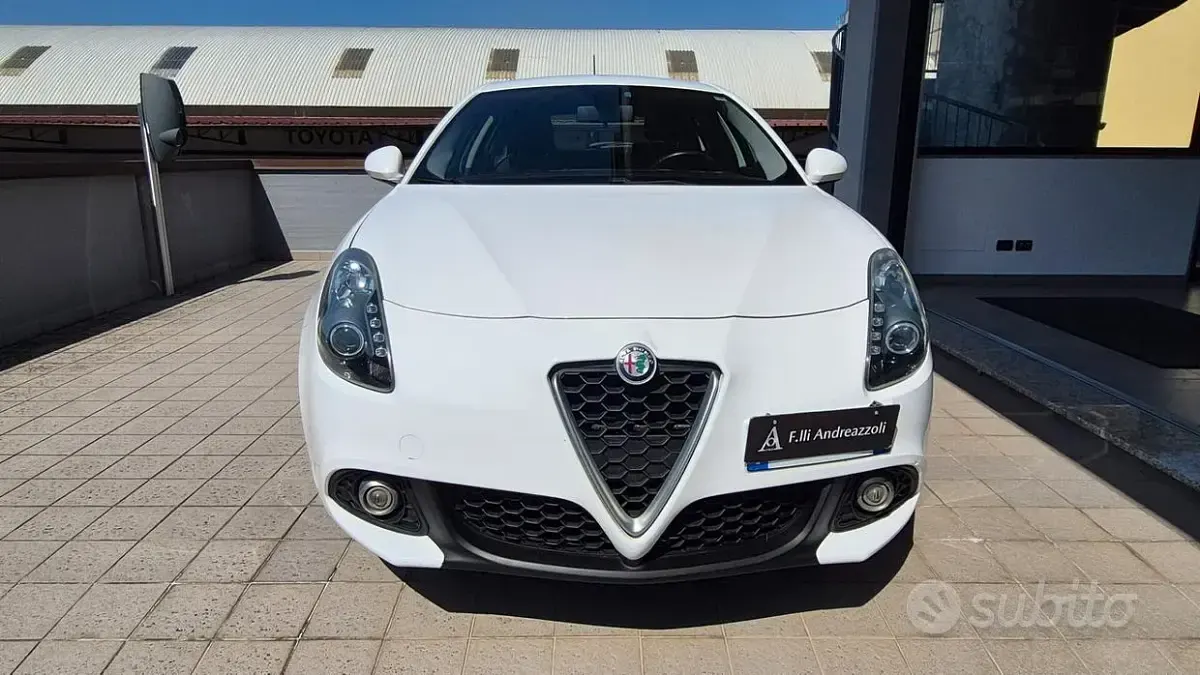 Usata Alfa Romeo Giulietta Super 120 CV (88 kW) 2016 Bianco Utilitaria