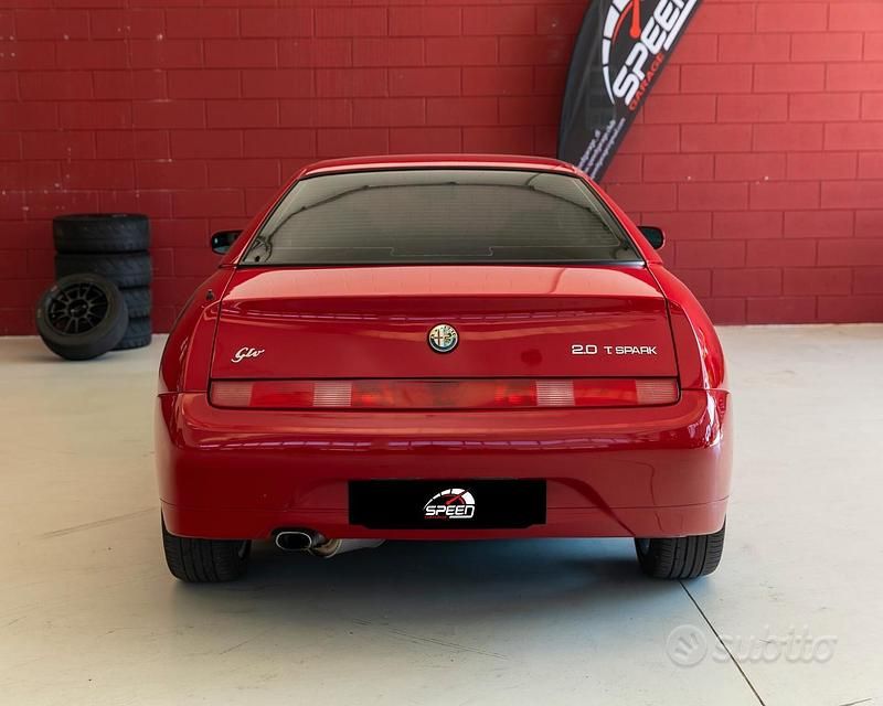 Usata Alfa Romeo GTV 150 CV (110 kW) 2001 Rosso Coupé