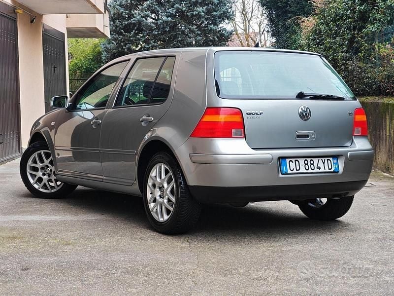 Usata VW Golf IV Highline 105 CV (77 kW) 2003 Grigio Berlina