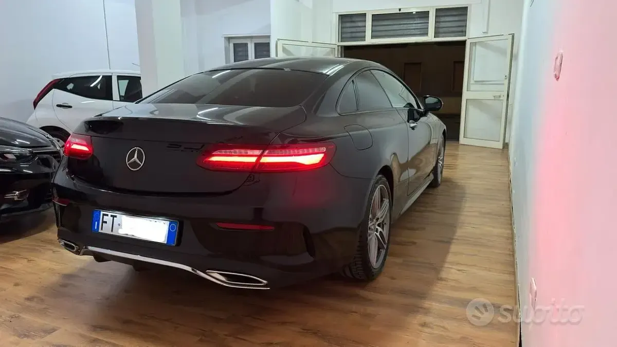 Usata Mercedes E220 Premium Plus 194 CV (142 kW) 2019 Nero Berlina