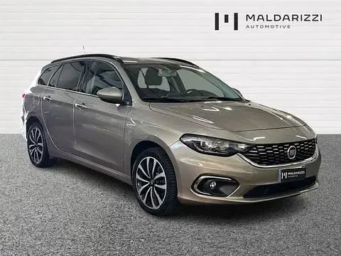 Usata Fiat Tipo Lounge 120 CV (88 kW) 2018 Beige Station wagon