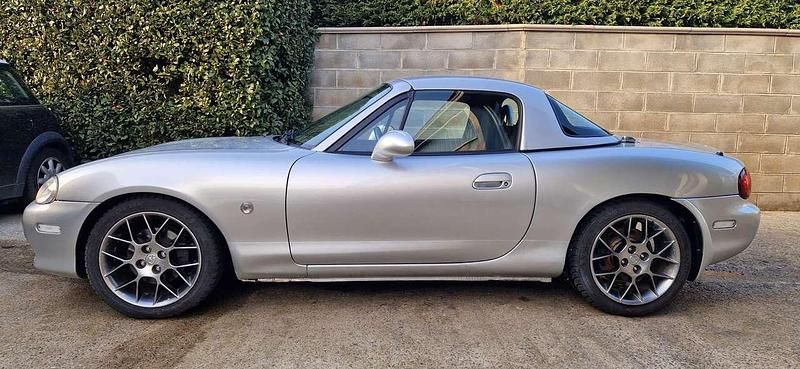 Usata Mazda MX5 110 CV (80 kW) 2004 Argento Cabrio