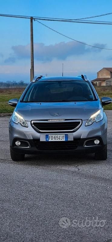 Grigio Usata 2016 Peugeot 2008 Allure SUV | 4900 € (Super prezzo) - Immagine 1/4