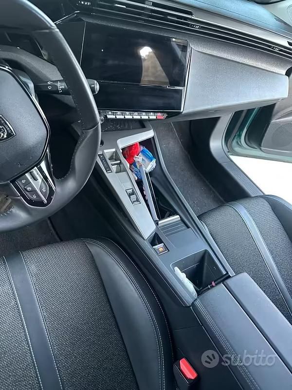 Usata Peugeot 308 Allure 2025 Verde Station wagon