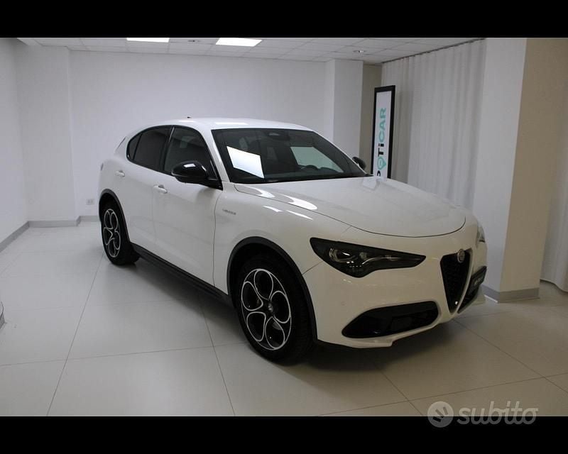 Usata Alfa Romeo Stelvio Veloce 210 CV (154 kW) 2024 Bianco SUV