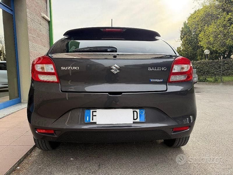 Usata Suzuki Baleno 90 CV (66 kW) 2018 Grigio Utilitaria