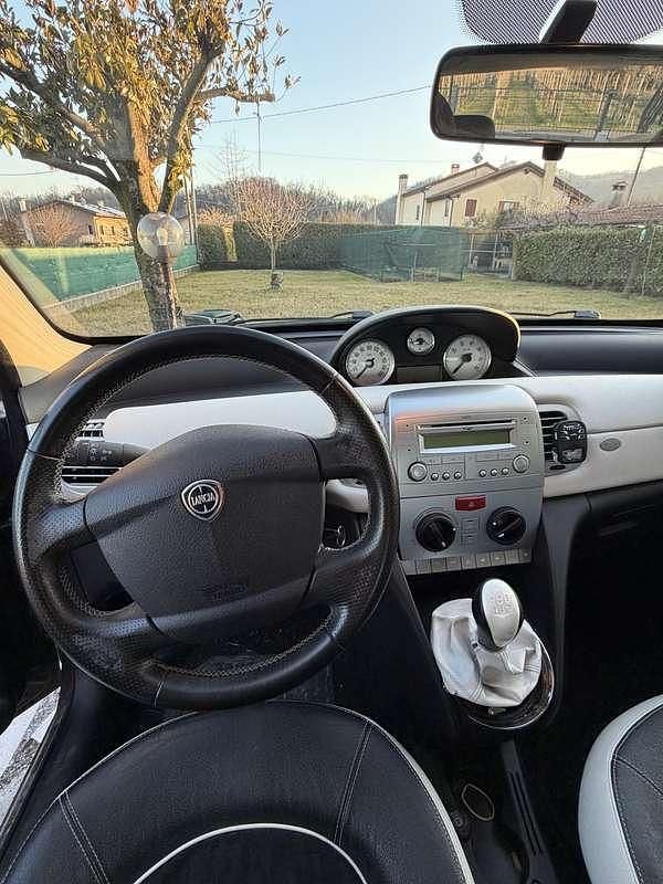 Usata Lancia Ypsilon 75 CV (55 kW) 2010 Utilitaria