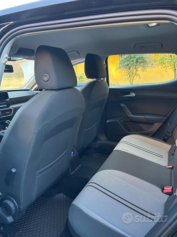 Usata Seat Leon 90 CV (66 kW) 2021 Nero Berlina