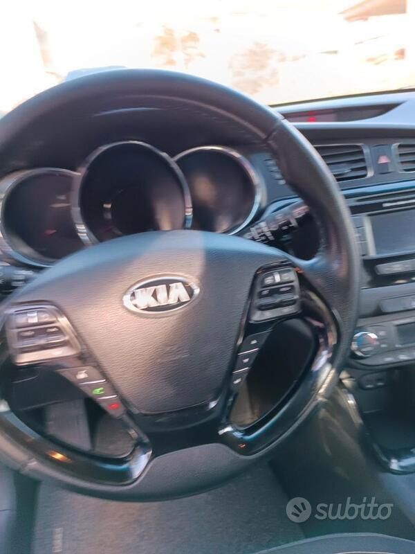 Usata Kia Ceed 110 CV (80 kW) 2013 Grigio Utilitaria