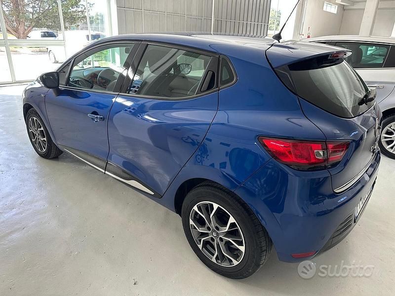 Usata Renault Clio IV Life 75 CV (55 kW) 2018 Blu Berlina