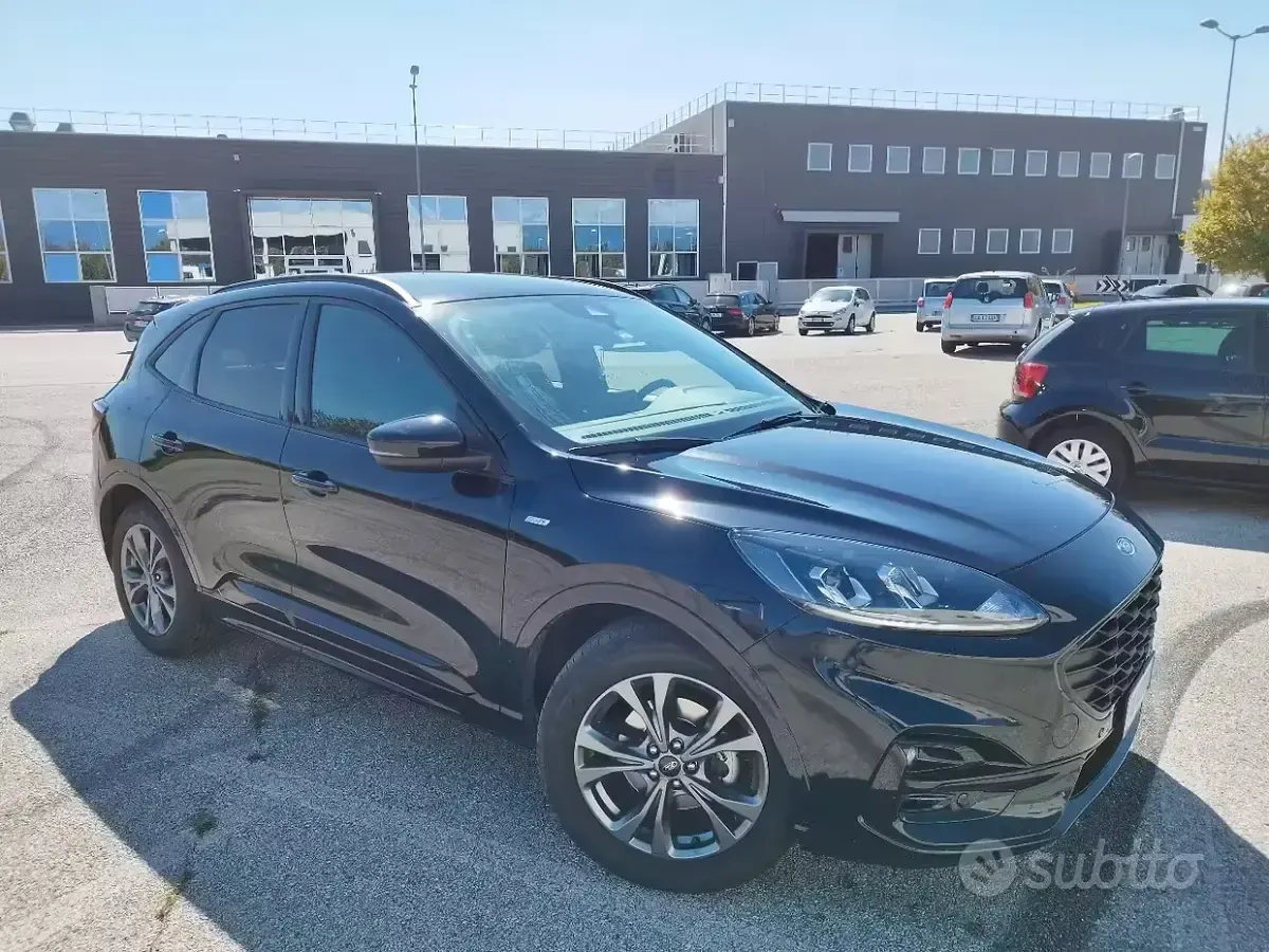 Usata Ford Kuga ST-Line 120 CV (88 kW) 2021 Nero SUV