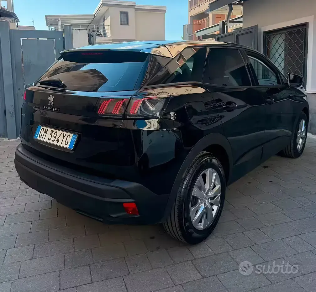 Usata Peugeot 3008 Active 131 CV (96 kW) 2023 Nero SUV