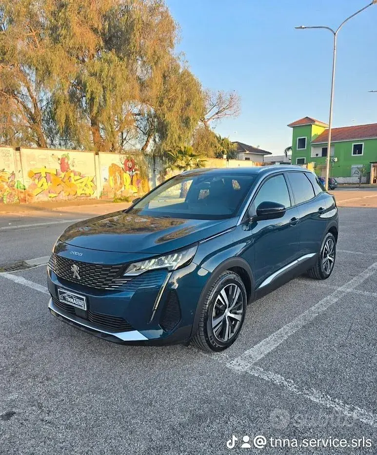 Begagnad Peugeot 3008 Allure 131 HK (96 kW) 2021 Blå SUV