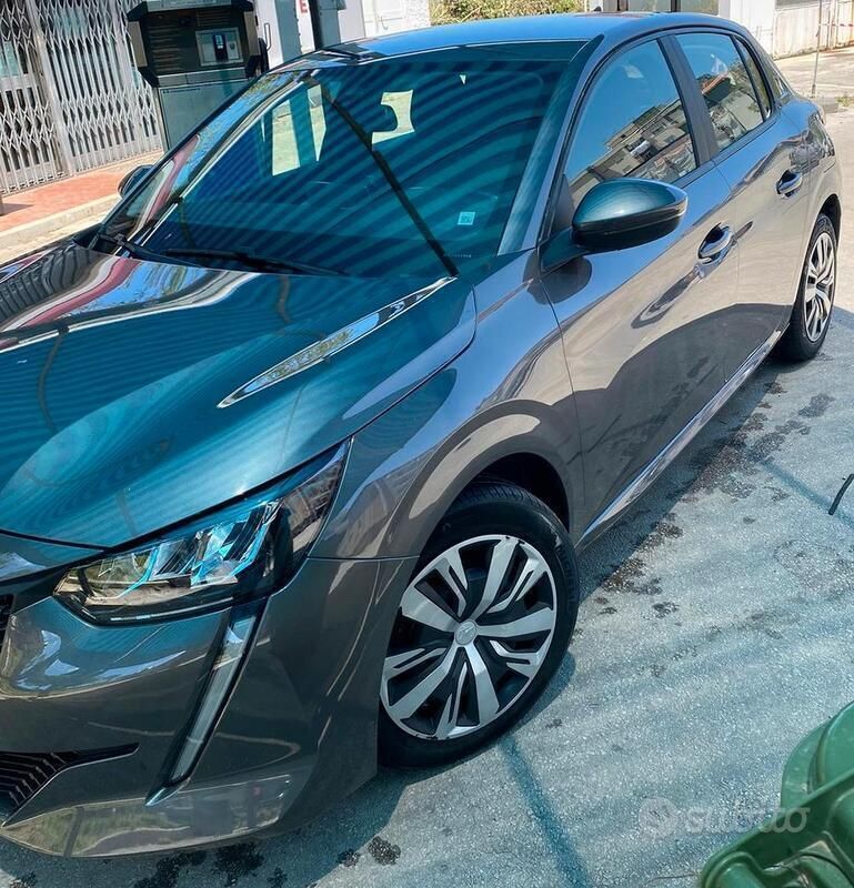 Usata Peugeot 208 Allure 101 CV (74 kW) 2020 Grigio Utilitaria