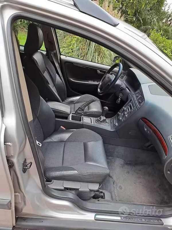 Usata Volvo V70 2000 Grigio Station wagon