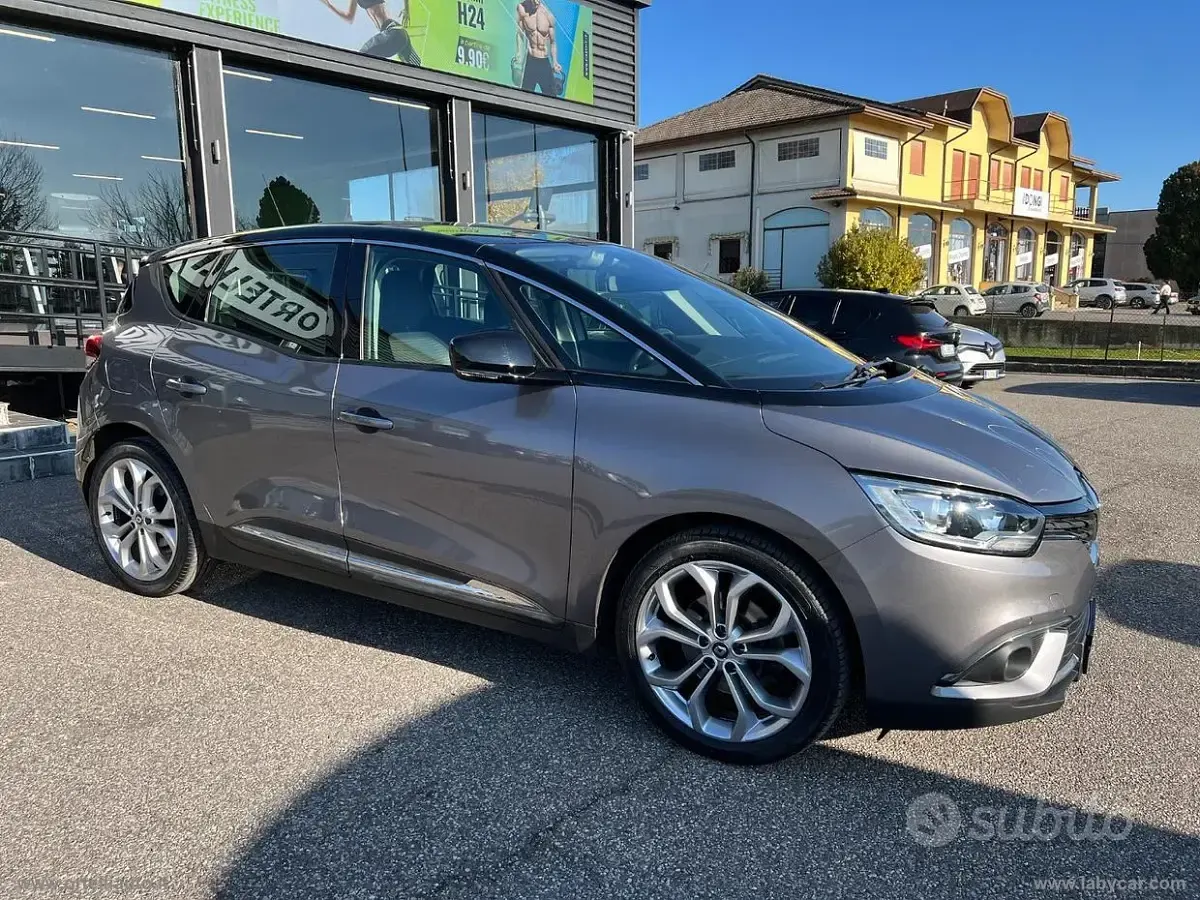 Usata Renault Scénic 110 CV (80 kW) 2018 Grigio Monovolume