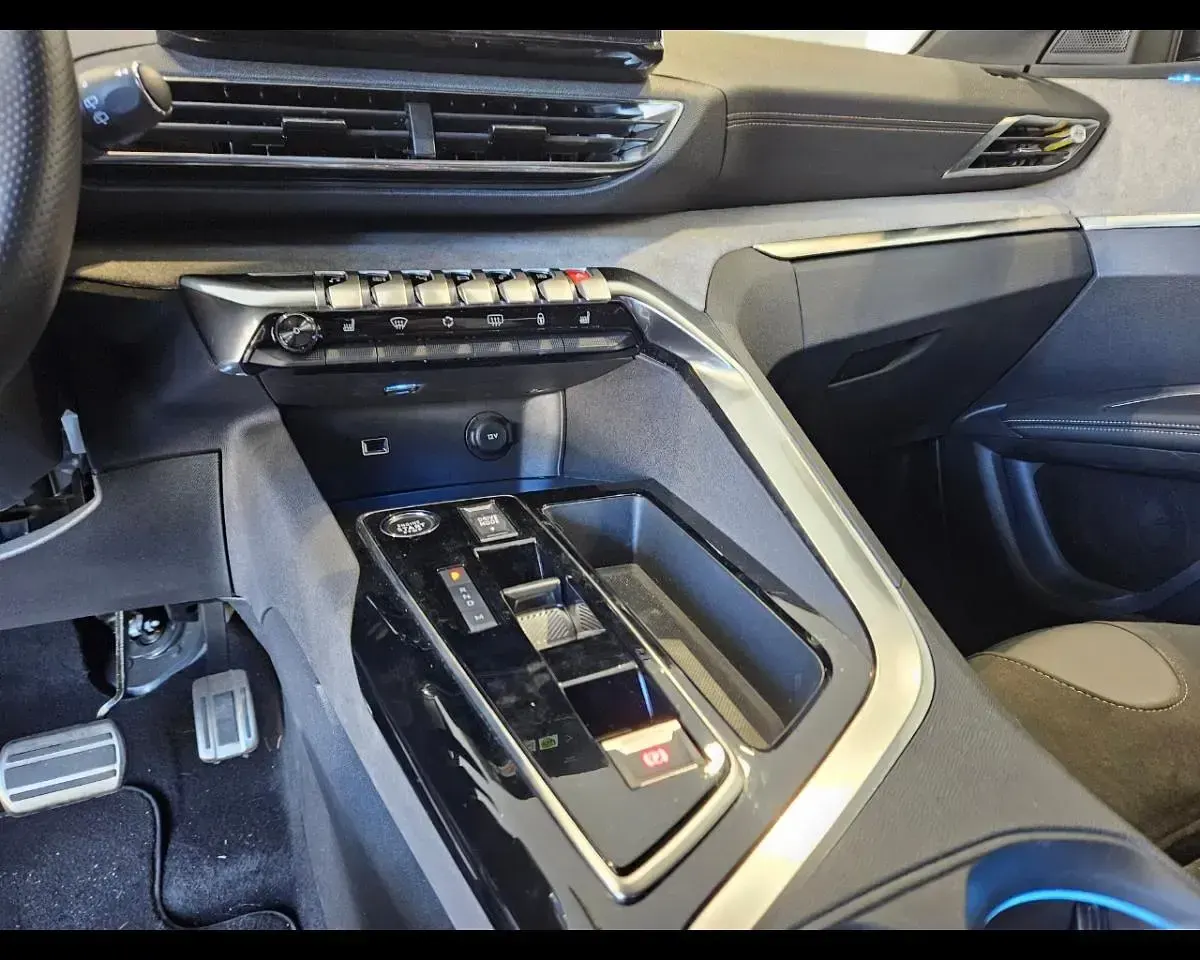 Usata Peugeot 3008 GT 136 CV (100 kW) 2024 Grigio scuro SUV