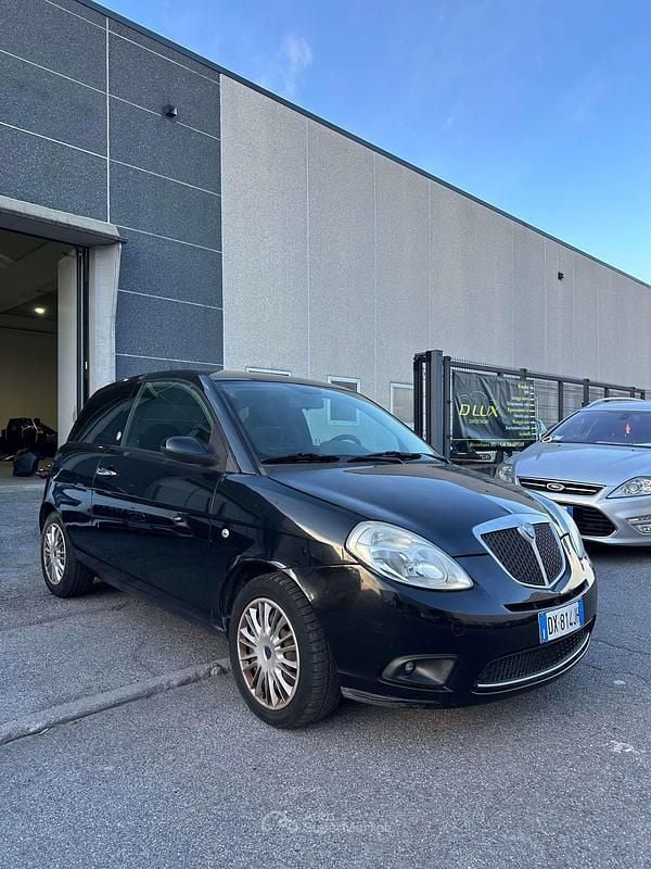 Usata Lancia Ypsilon 77 CV (56 kW) 2009 Nero Utilitaria