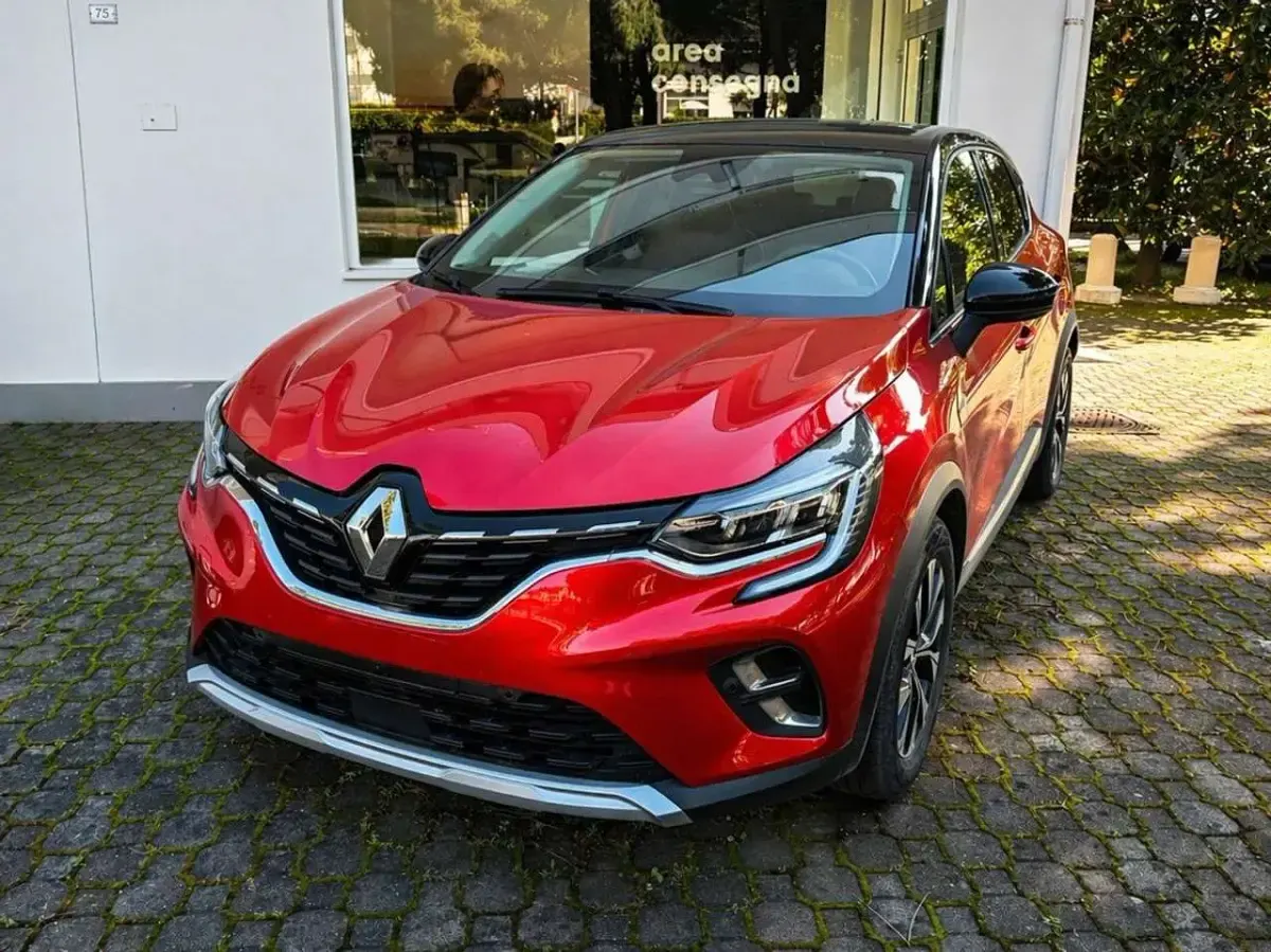 Usata Renault Captur Techno 94 CV (69 kW) 2023 Rosso SUV