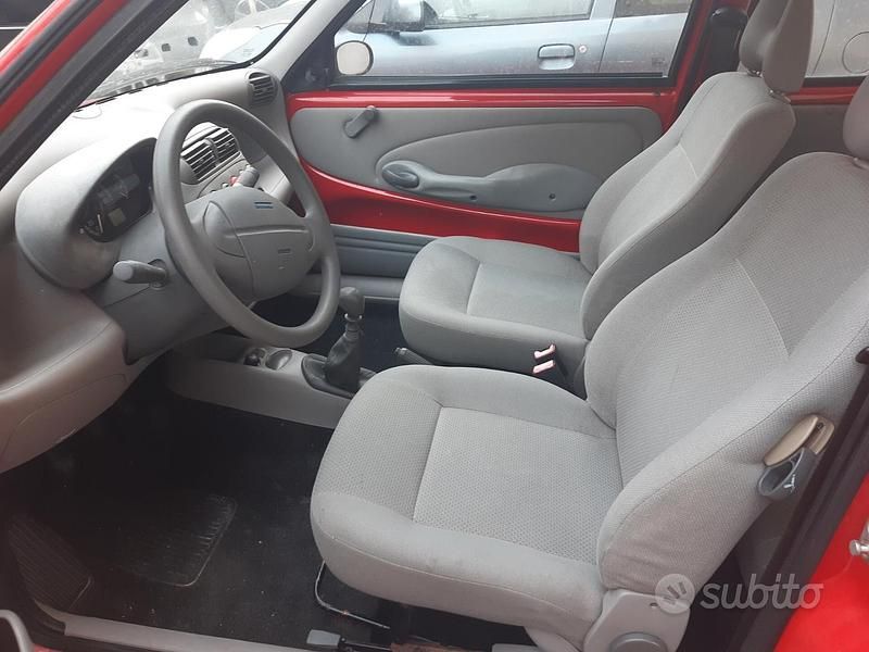 Usata Fiat 600 54 CV (39 kW) 2007 Rosso Utilitaria