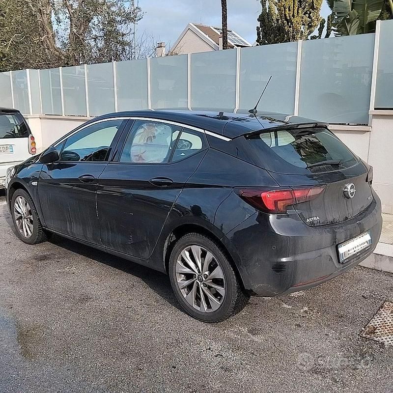 Usata Opel Astra 110 CV (80 kW) 2019 Nero Berlina