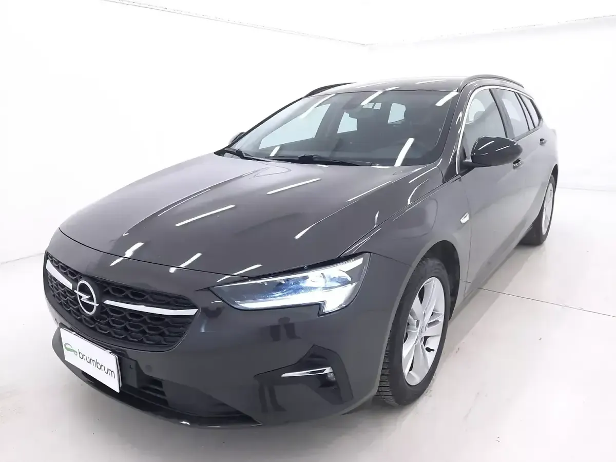 Usata Opel Insignia Business Elegance 174 CV (127 kW) 2021 Marronemarrone Station wagon