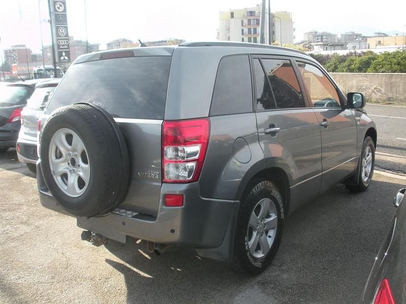 Usata Suzuki Grand Vitara 129 CV (94 kW) 2007 Gray SUV