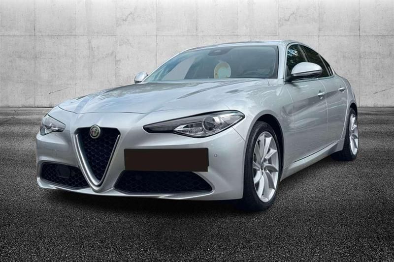 Argento Usata 2020 Alfa Romeo Giulia Super Tre volumi | 29.950 € (Buon prezzo) - Immagine 1/4