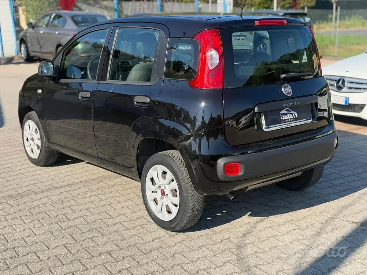 Usata Fiat Panda Lounge 80 CV (58 kW) 2017 Nero Utilitaria