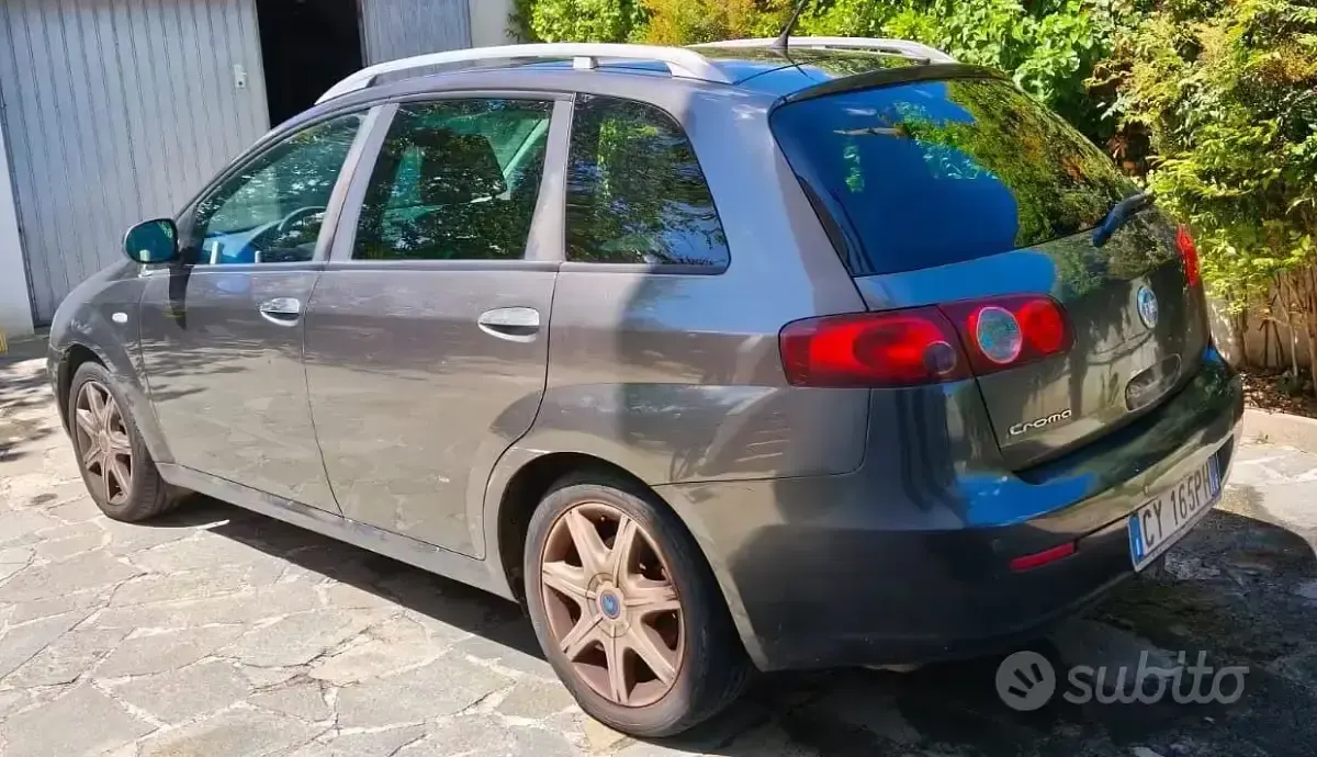 Usata Fiat Croma 150 CV (110 kW) 2005 Grigio Station wagon