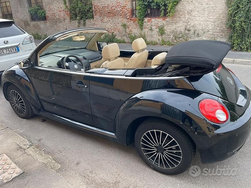 Usata VW New Beetle 105 CV (77 kW) 2008 Nero Utilitaria