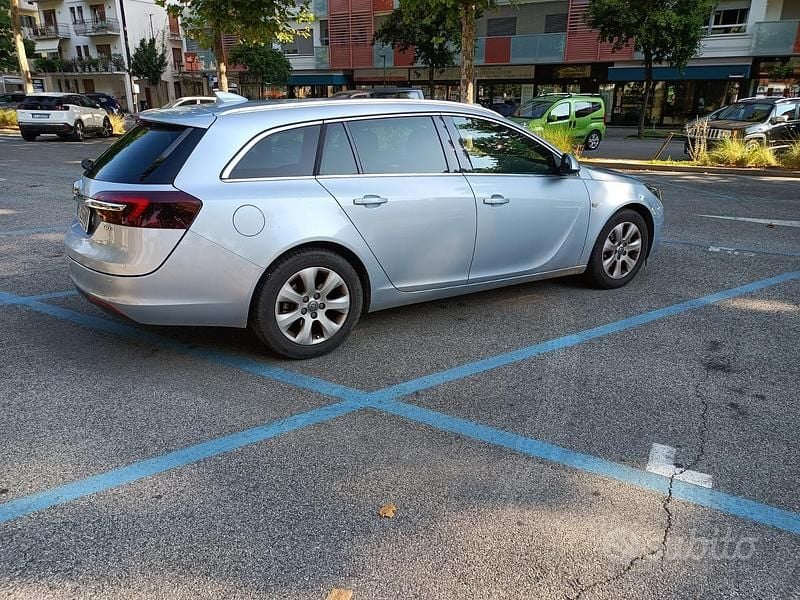 Usata Opel Insignia Sport 136 CV (100 kW) 2016 Grigio Station wagon