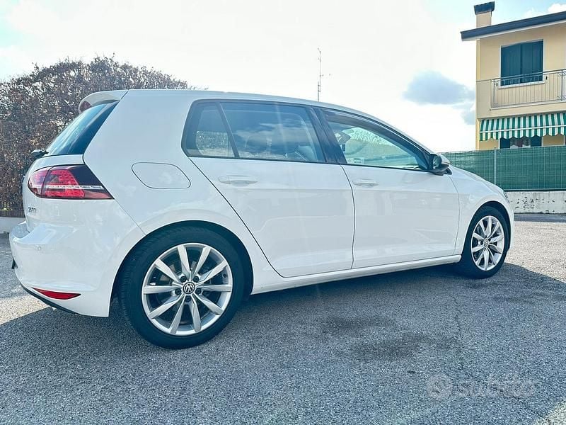Usata VW Golf VII Highline 150 CV (110 kW) 2014 Berlina