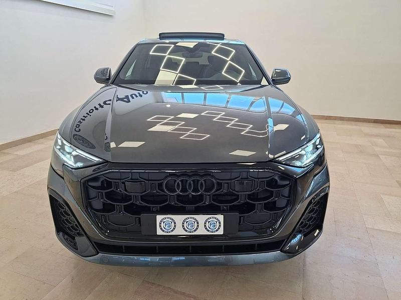 Nuova Audi Q8 S-Line 286 CV (210 kW) 2025 Grigio daytona perla SUV
