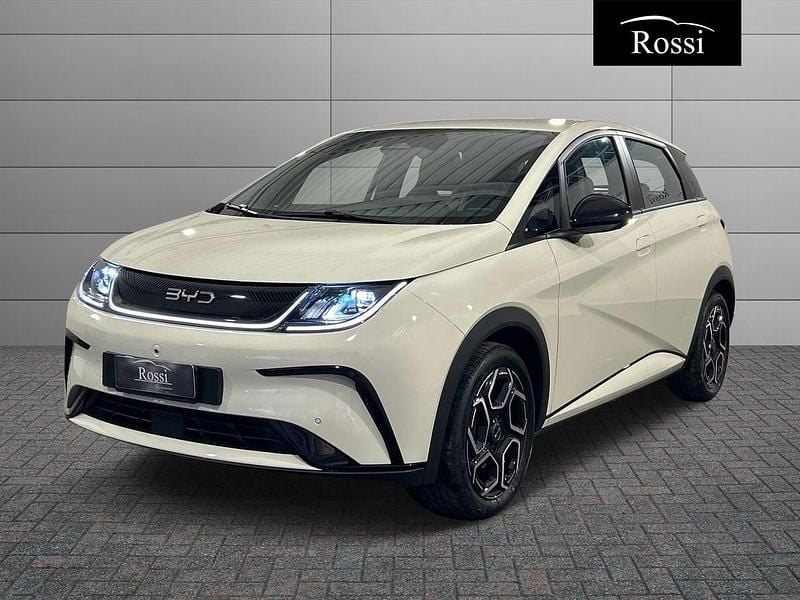 Nuova BYD Dolphin Comfort 150 kW (204 CV) 2025 Cream white Utilitaria