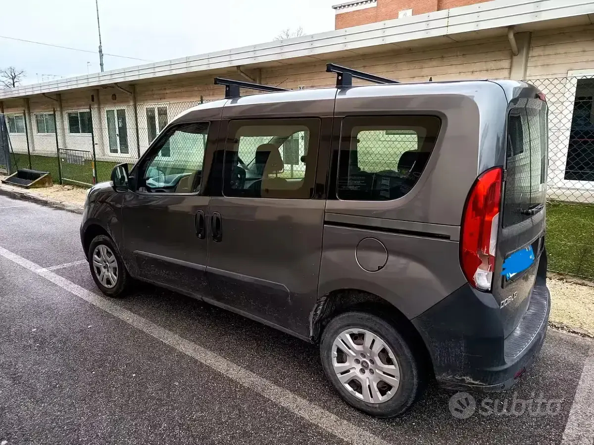 Usata Fiat Doblò Active 90 CV (66 kW) 2016 Grigio Monovolume