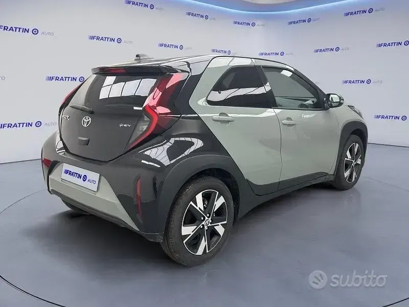 Nuova Toyota Aygo X 92 CV (67 kW) 2026 Verde SUV