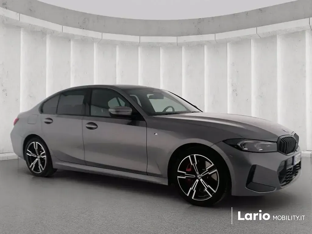 Usata BMW 320 M Sport 190 CV (139 kW) 2025 Skyscraper grey metallic Berlina
