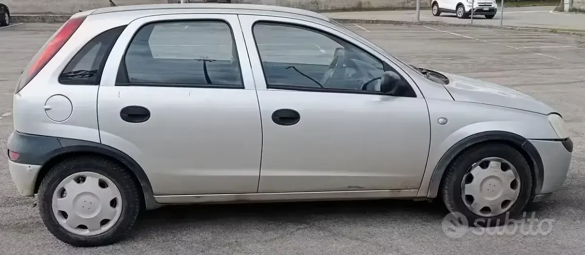Usata Opel Corsa 75 CV (55 kW) 2004 Grigio Utilitaria
