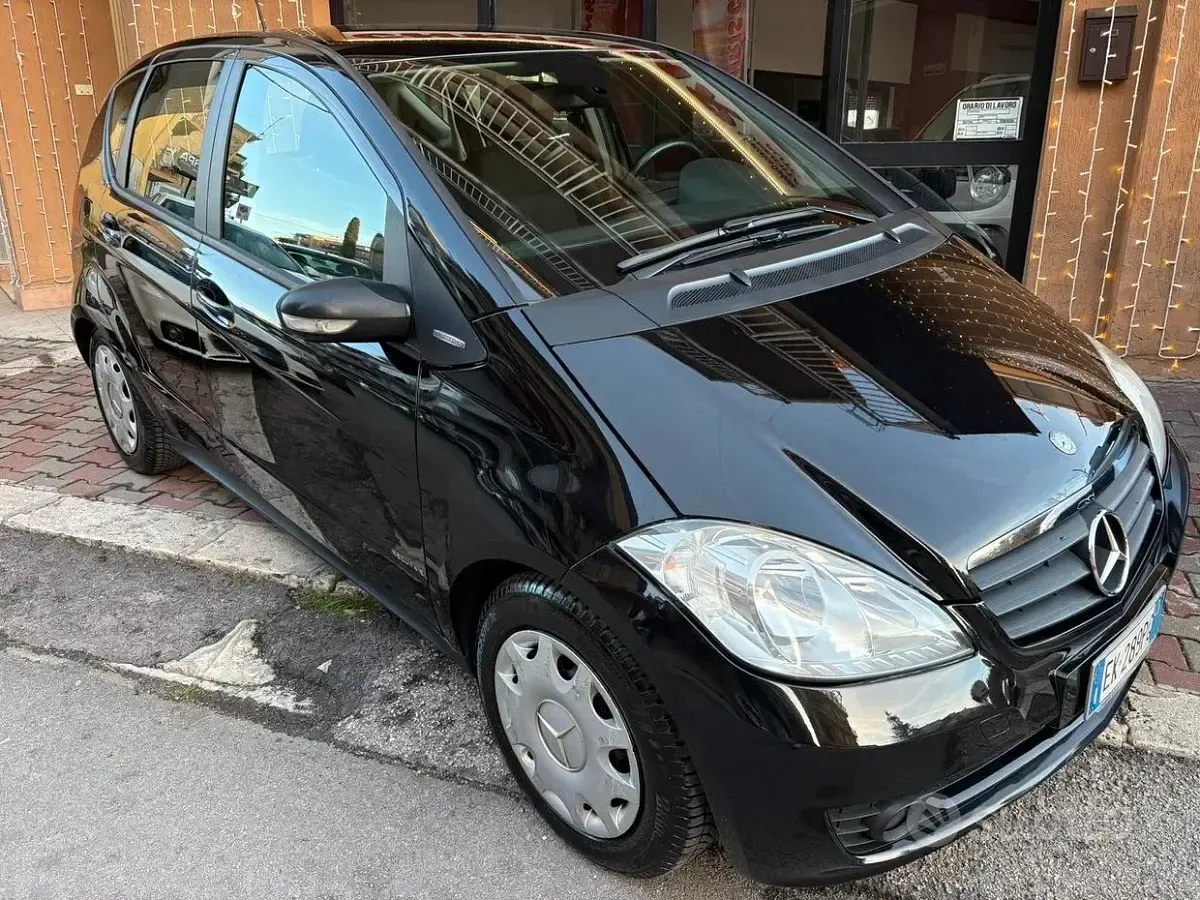 Usata Mercedes A160 Elegance 82 CV (60 kW) 2011 Nero Utilitaria