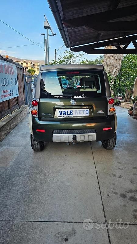 Usata Fiat Panda Cross Cross 69 CV (50 kW) 2007 Verde Utilitaria