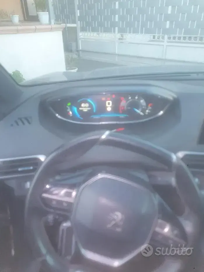 Usata Peugeot 3008 GT-line 131 CV (96 kW) 2018 Grigio SUV
