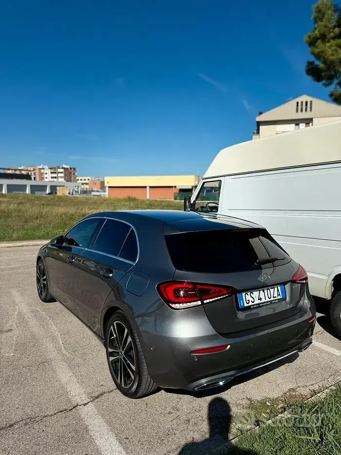 Usata Mercedes A200 Business 150 CV (110 kW) 2020 Grigio Utilitaria